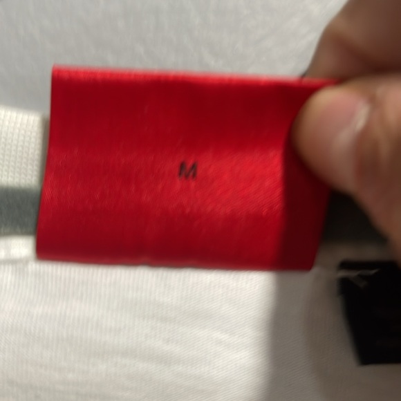 COPY - Hugo white graphic tee size M - Picture 6 of 6